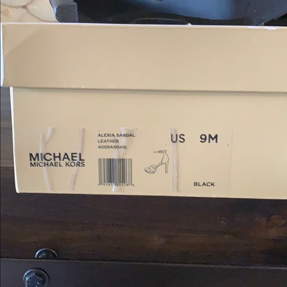 Barely Worn MK Heels - Picture 5 of 5